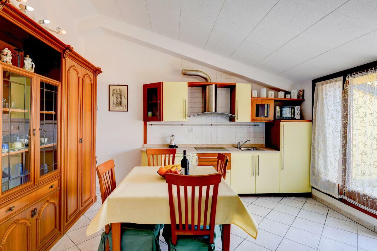סירמיונה Sarno Apartments Caravaggio מראה חיצוני תמונה