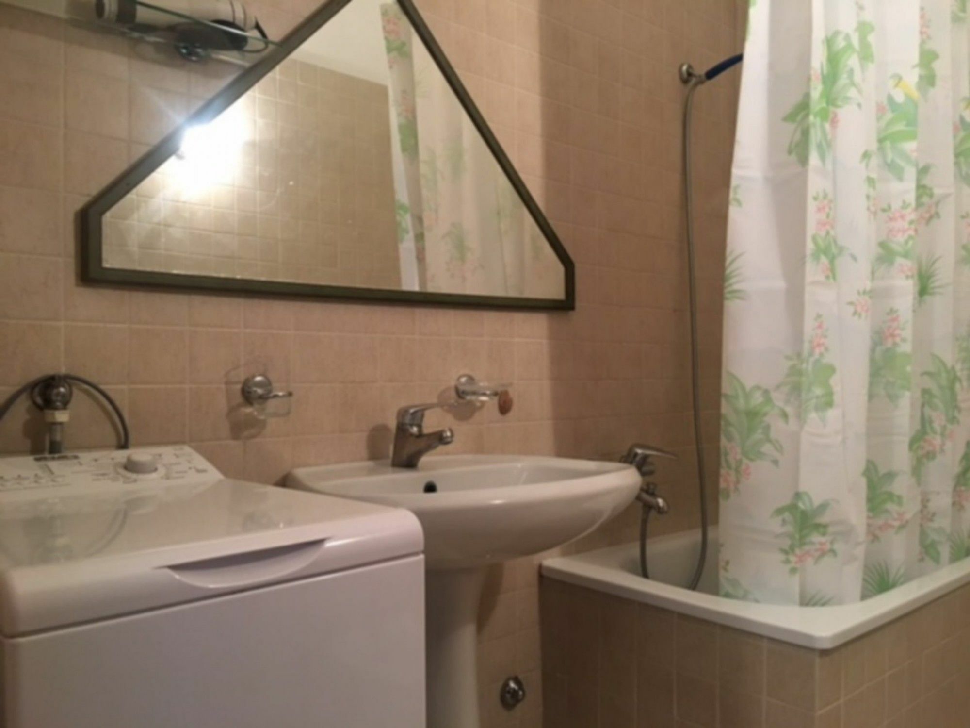 סירמיונה Sarno Apartments Caravaggio מראה חיצוני תמונה